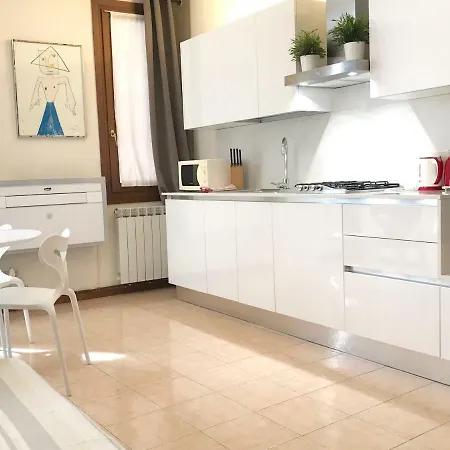 Central Apartment, Rialto Lejlighed